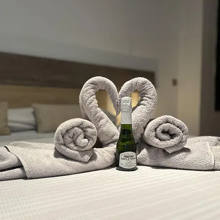 Lujo A Tu Alcance Con Y Garaje, Pleno Centro * Huelva