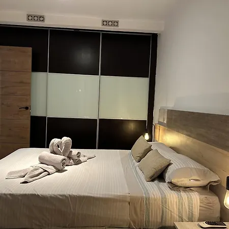 Apartamento Lujo A Tu Alcance Con Y Garaje, Pleno Centro